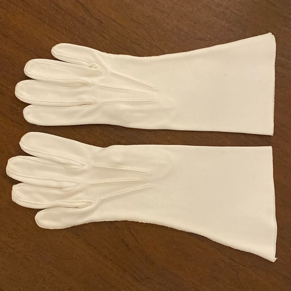 Vintage White Cotton Medium Length Gloves - Picture 2 of 6